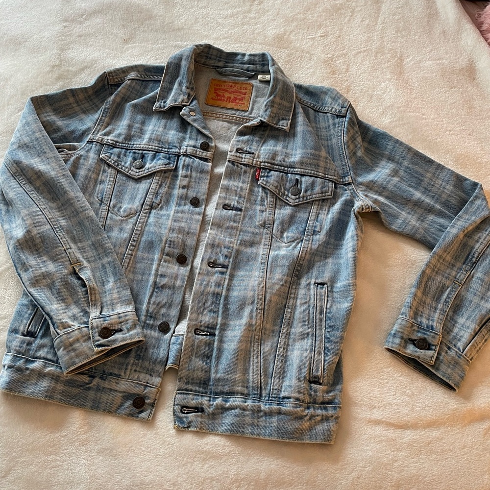 Levi’s denim jacket medium